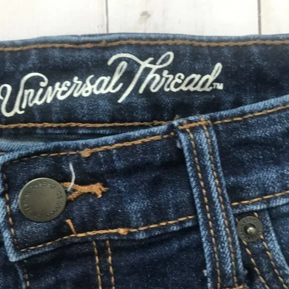 Universal Thread Cuffed Denim Shorts Size 6 - Picture 2 of 6